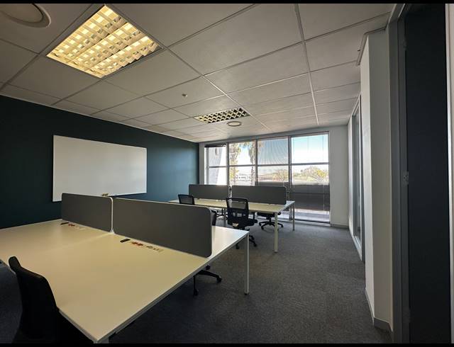 46M² CO-WORKING SPACE TO LET IN DIE HOEWES